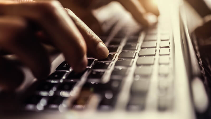 Mattias Brännholm har använt det skrivna ordet i hela sin yrkeskarriär. Först som skrivande journalist. Sedan som producent av rörlig media. Nu också som som kommunikationskonsult.