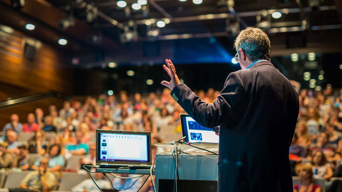 Bättre presentationer genom att använda de dramaturgiska reglerna i storytelling.